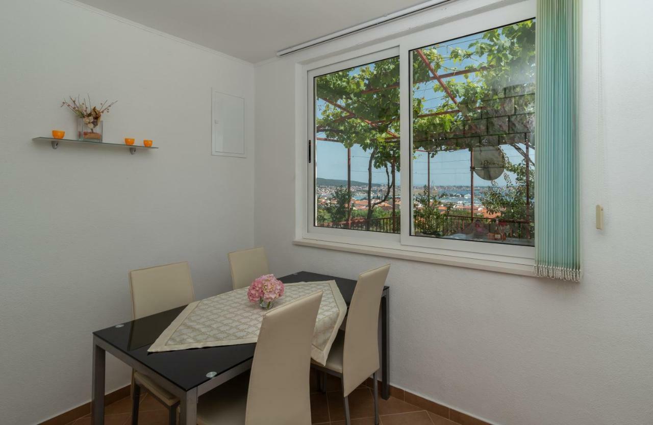 Apartment Nives Trogir Exterior foto