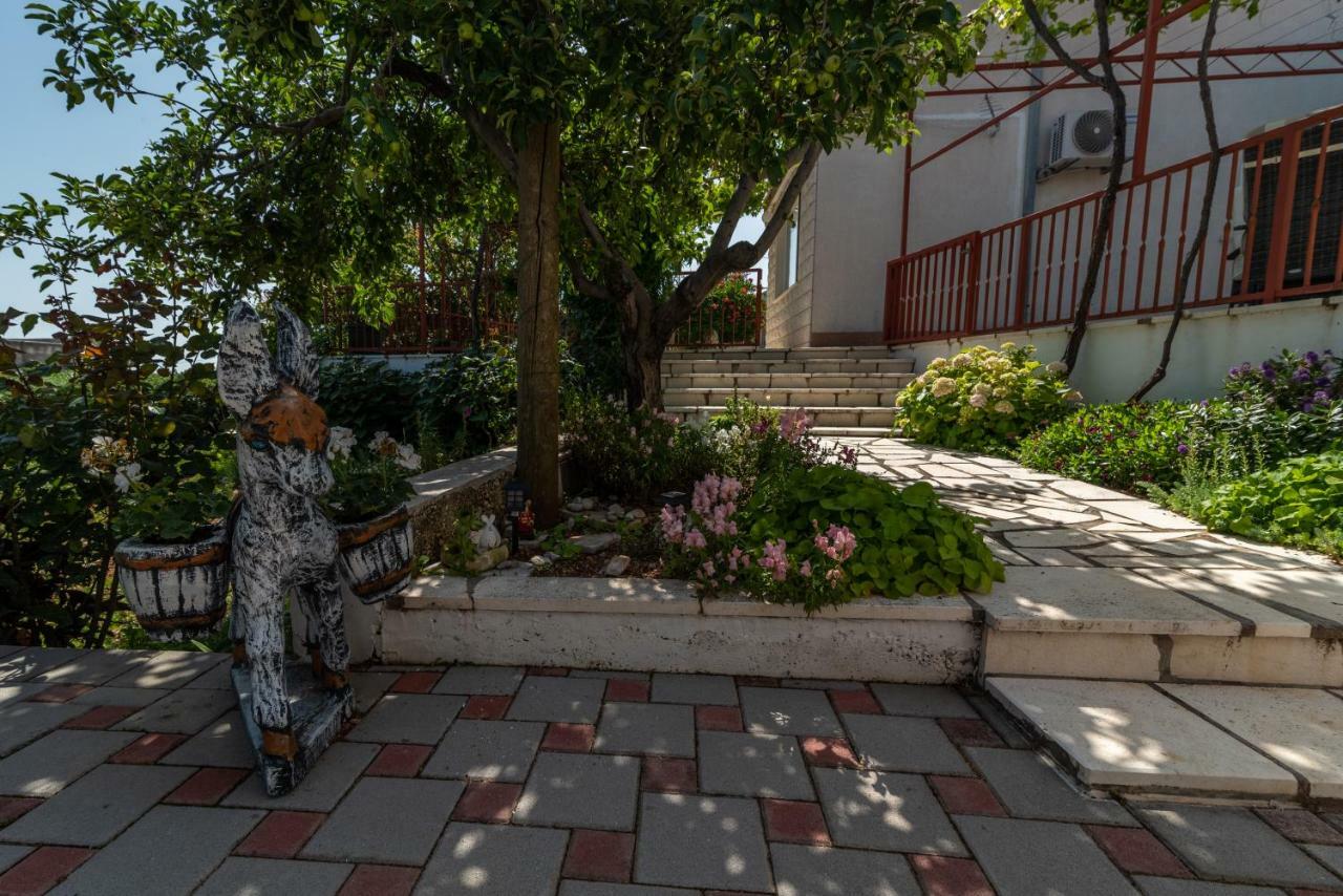 Apartment Nives Trogir Exterior foto